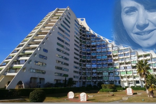 Entre les pyramides, l’architecte...